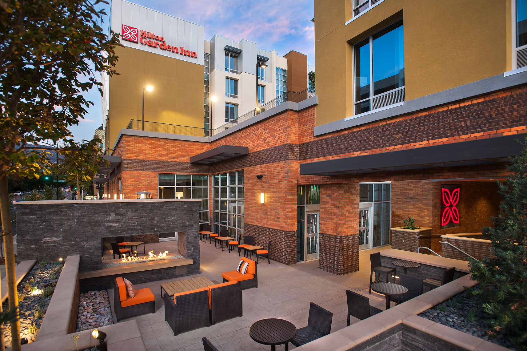 OTO-Hilton-Garden-Burbank-596c